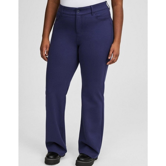 NWT Torrid Bombshell Boot Studio Luxe Ponte High-Rise Pant Size 24 Short - Picture 1 of 15